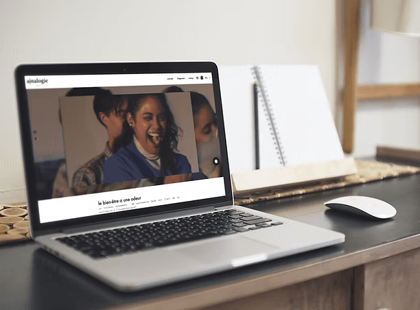 Mockup d'un site vitrine sur ordinateur portable